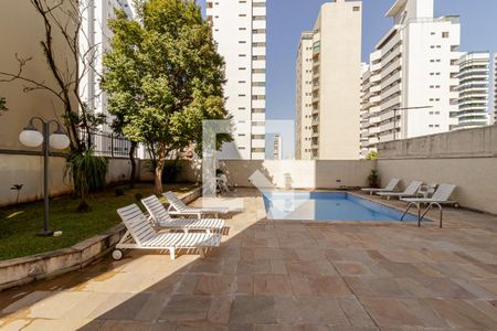 Apartamento à venda com 151m², 3 quartos e 2 vagas Apartamento à venda com 151m², 3 quartos e 2 vagasPiscina