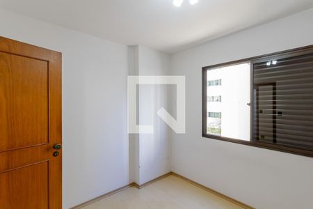 Apartamento à venda com 151m², 3 quartos e 2 vagas Apartamento à venda com 151m², 3 quartos e 2 vagasQuarto 1