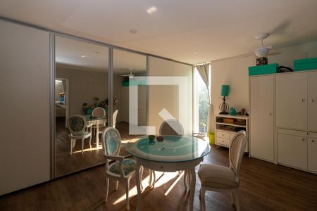 Casa para alugar com 450m², 4 quartos e 4 vagasCloset