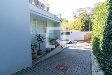 Casa para alugar com 450m², 4 quartos e 4 vagasCorredor Externo