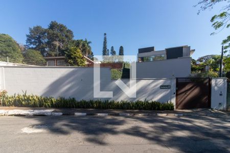 Casa para alugar com 450m², 4 quartos e 4 vagasFachada