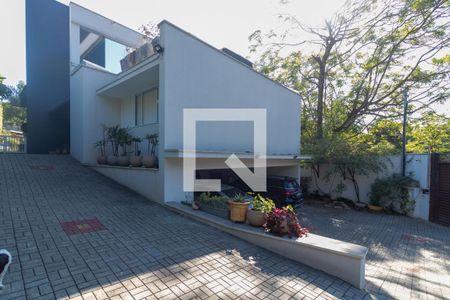 Casa para alugar com 450m², 4 quartos e 4 vagasFachada