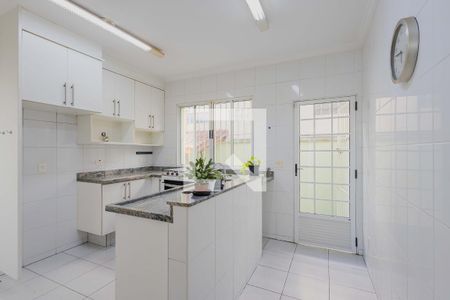 Casa à venda com 222m², 3 quartos e 4 vagas Casa à venda com 222m², 3 quartos e 4 vagasCozinha