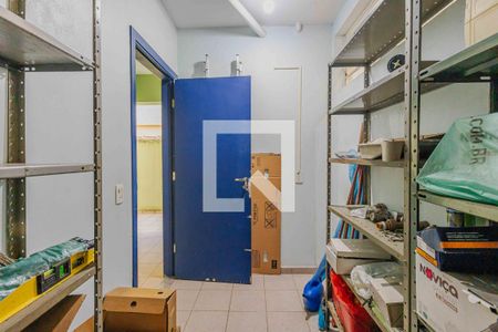 Casa à venda com 222m², 3 quartos e 4 vagas Casa à venda com 222m², 3 quartos e 4 vagasÁrea de Serviço - Quarto