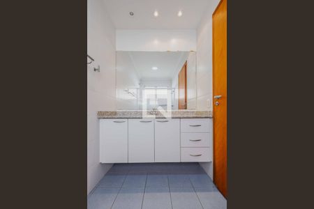 Casa à venda com 222m², 3 quartos e 4 vagas Casa à venda com 222m², 3 quartos e 4 vagasBanheiro da Suíte 1