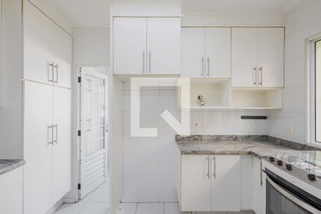 Casa à venda com 222m², 3 quartos e 4 vagas Casa à venda com 222m², 3 quartos e 4 vagasCozinha