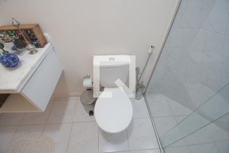 Casa de condomínio para alugar com 348m², 4 quartos e 2 vagasBanheiro