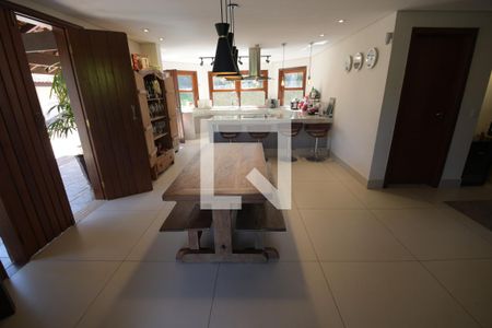 Sala de casa de condomínio para alugar com 4 quartos, 348m² em Parque Jatibaia (sousas), Campinas