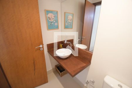 Casa de condomínio para alugar com 348m², 4 quartos e 2 vagasBanheiro Suíte 1