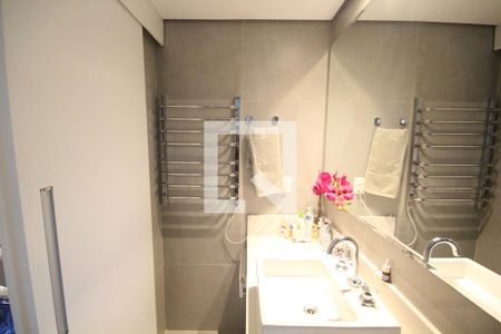 Apartamento à venda com 100m², 3 quartos e 2 vagasBanheiro da Suite 1