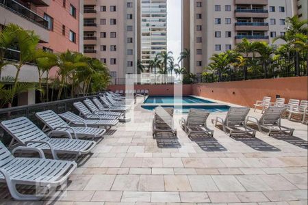 Apartamento à venda com 100m², 3 quartos e 2 vagas Apartamento à venda com 100m², 3 quartos e 2 vagasÁrea comum - Piscina