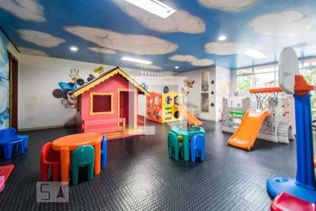 Apartamento à venda com 100m², 3 quartos e 2 vagas Apartamento à venda com 100m², 3 quartos e 2 vagasBrinquedoteca