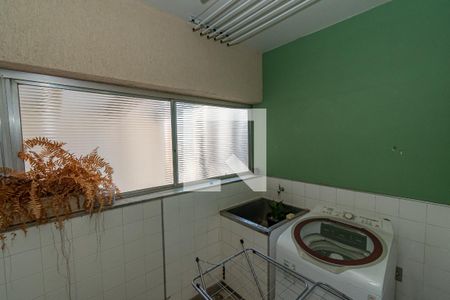 Apartamento à venda com 168m², 3 quartos e 1 vaga Apartamento à venda com 168m², 3 quartos e 1 vagaÁrea de Serviço