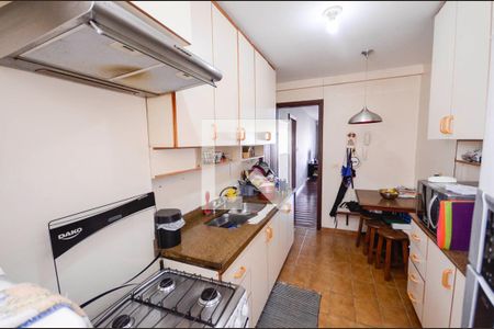 Apartamento à venda com 90m², 2 quartos e 2 vagasCozinha