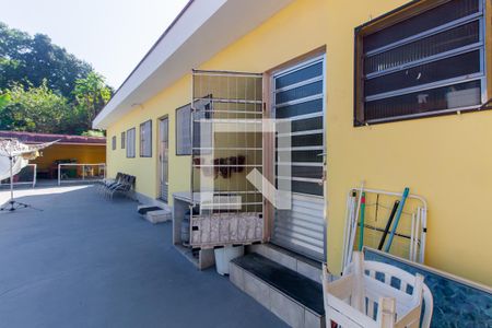 Casa para alugar com 100m², 2 quartos e 1 vagaQuintal