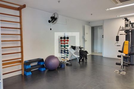 Apartamento à venda com 112m², 2 quartos e 1 vaga Apartamento à venda com 112m², 2 quartos e 1 vagaÁrea comum - Academia