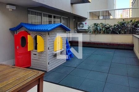 Apartamento à venda com 112m², 2 quartos e 1 vaga Apartamento à venda com 112m², 2 quartos e 1 vagaÁrea comum - Playground