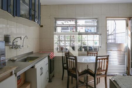 Casa à venda com 300m², 3 quartos e 3 vagasCozinha