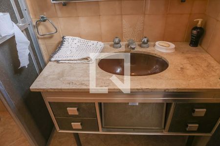 Casa à venda com 300m², 3 quartos e 3 vagasBanheiro da Suíte