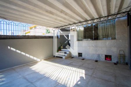 Casa à venda com 194m², 3 quartos e 2 vagas Casa à venda com 194m², 3 quartos e 2 vagasGaragem