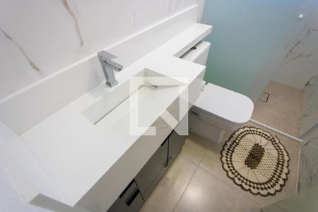 Casa à venda com 194m², 3 quartos e 2 vagas Casa à venda com 194m², 3 quartos e 2 vagasBanheiro social