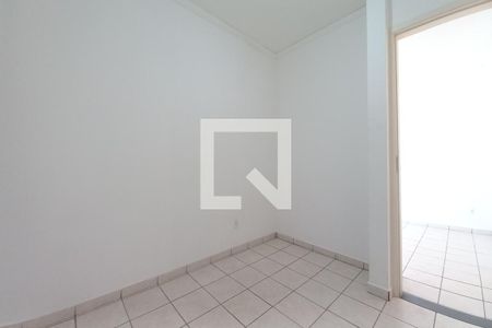 Quarto 1  de apartamento para alugar com 2 quartos, 55m² em Jardim do Lago Continuação, Campinas