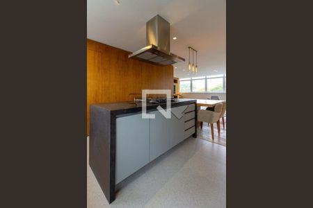 Apartamento à venda com 136m², 2 quartos e 1 vaga