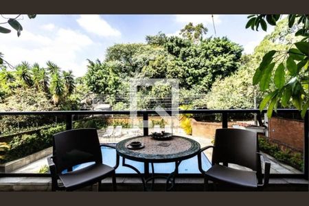 Apartamento à venda com 3 quartos, 217m² em Jardim das Bandeiras, São Paulo