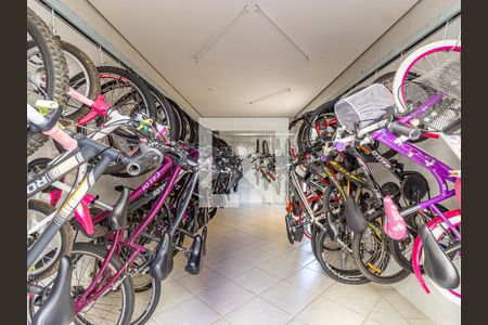 Apartamento à venda com 76m², 3 quartos e 2 vagas Apartamento à venda com 76m², 3 quartos e 2 vagasÁrea comum - Bicicletário