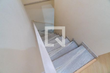 Casa à venda com 140m², 3 quartos e 2 vagasEscada