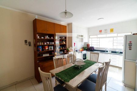 Casa à venda com 140m², 3 quartos e 2 vagasCozinha