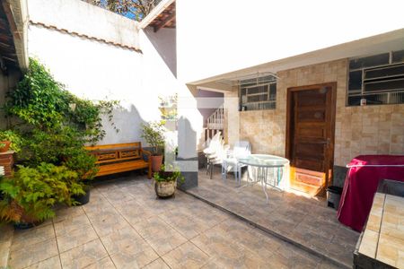 Casa à venda com 140m², 3 quartos e 2 vagasQuintal