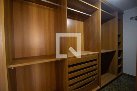 Apartamento para alugar com 450m², 5 quartos e 4 vagasCloset da Suíte 3