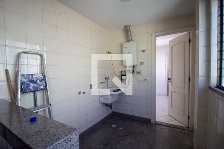 Apartamento para alugar com 450m², 5 quartos e 4 vagasCozinha e Área de Serviço