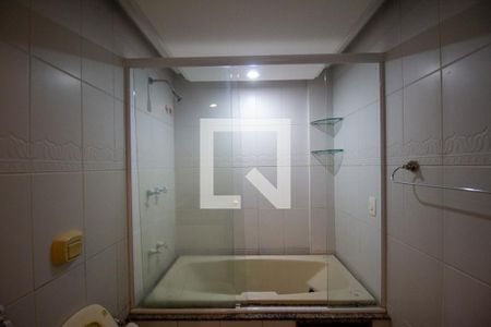 Apartamento para alugar com 450m², 5 quartos e 4 vagasBanheiro da Suíte 1