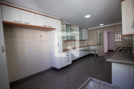 Apartamento para alugar com 450m², 5 quartos e 4 vagasCozinha e Área de Serviço