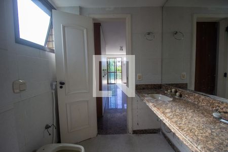 Apartamento para alugar com 450m², 5 quartos e 4 vagasBanheiro da Suíte 2