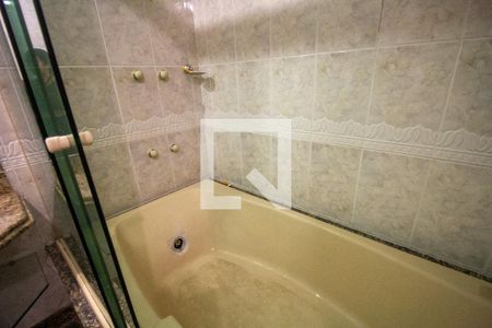 Apartamento para alugar com 450m², 5 quartos e 4 vagasBanheiro da Suíte 5