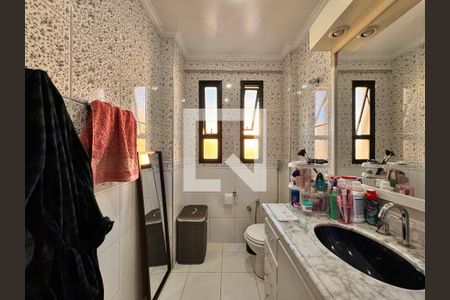 Apartamento à venda com 149m², 4 quartos e 3 vagas Apartamento à venda com 149m², 4 quartos e 3 vagasBanheiro da Suíte 1