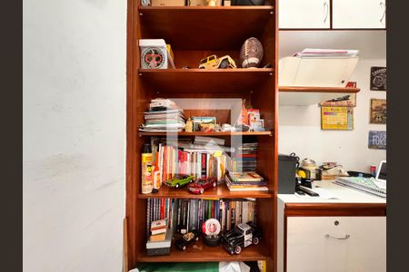 Apartamento à venda com 149m², 4 quartos e 3 vagas Apartamento à venda com 149m², 4 quartos e 3 vagasQuarto de Serviço