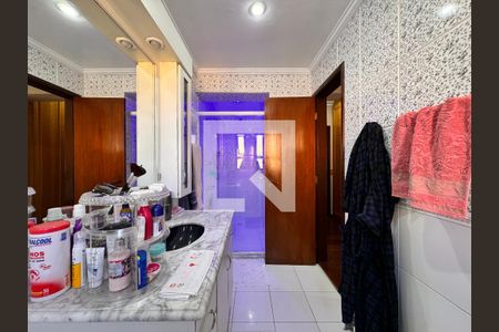 Apartamento à venda com 149m², 4 quartos e 3 vagas Apartamento à venda com 149m², 4 quartos e 3 vagasBanheiro da Suíte 1