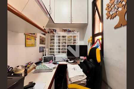 Apartamento à venda com 149m², 4 quartos e 3 vagas Apartamento à venda com 149m², 4 quartos e 3 vagasQuarto de Serviço