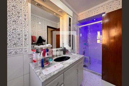 Apartamento à venda com 149m², 4 quartos e 3 vagas Apartamento à venda com 149m², 4 quartos e 3 vagasBanheiro da Suíte 1