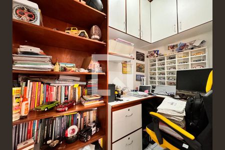 Apartamento à venda com 149m², 4 quartos e 3 vagas Apartamento à venda com 149m², 4 quartos e 3 vagasQuarto de Serviço