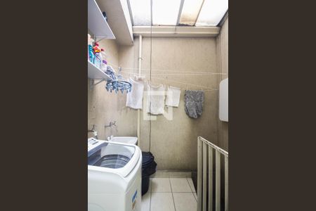 Casa de condomínio à venda com 63m², 2 quartos e 2 vagas Casa de condomínio à venda com 63m², 2 quartos e 2 vagasÁrea de Serviço