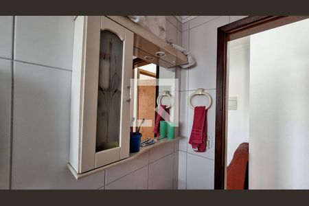 Banheiro de apartamento para alugar com 1 quarto, 41m² em Maracanã, Praia Grande