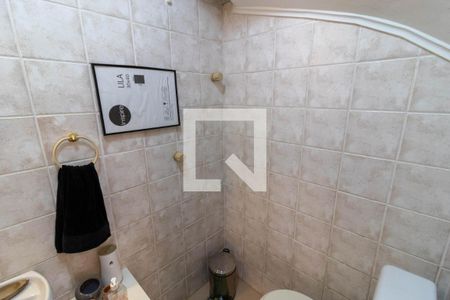 Casa de condomínio à venda com 168m², 4 quartos e 1 vagaLavabo