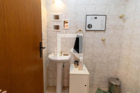 Casa de condomínio à venda com 168m², 4 quartos e 1 vagaLavabo