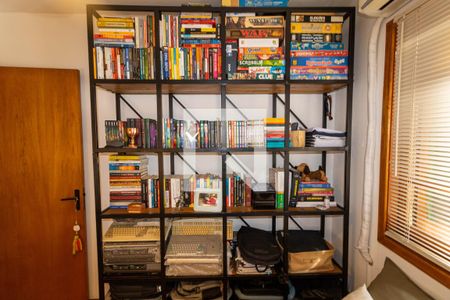 Casa de condomínio à venda com 168m², 4 quartos e 1 vagaQuarto 2