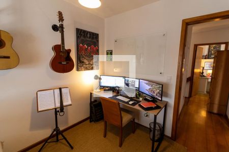 Casa de condomínio à venda com 168m², 4 quartos e 1 vagaQuarto 2